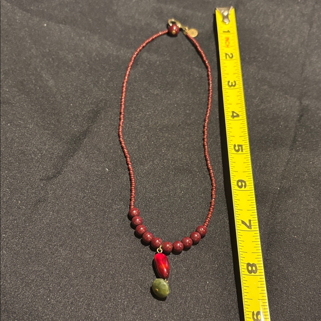 Chic Red And Green Beaded Necklace